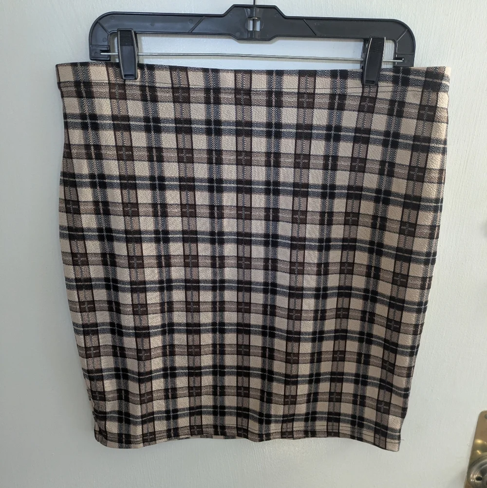 SHEIN Plaid Pencil Skirt in Beige, Brown and Black 2X (fits like 16) - Picture 5 of 5